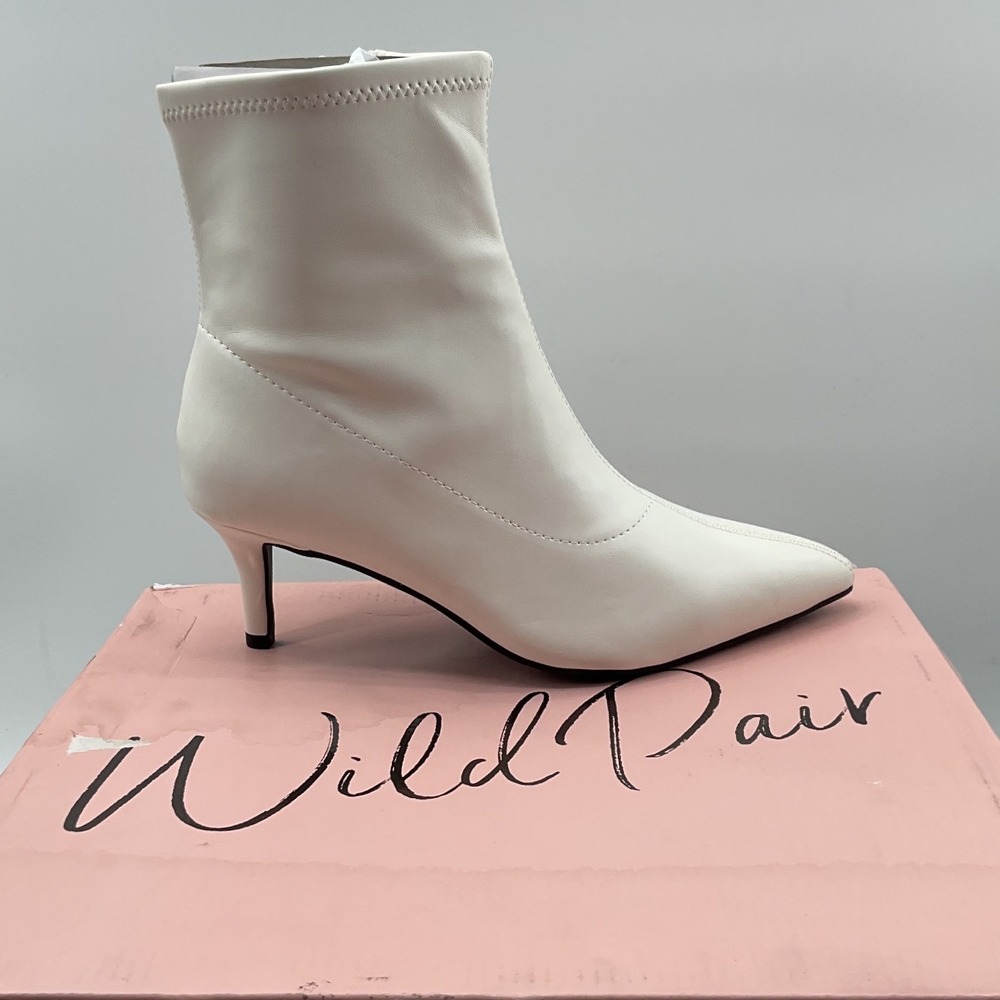 Wild Pair Womens Off White Faux Leather Pointed Toe Kitten Heel Ankle Sock Boots